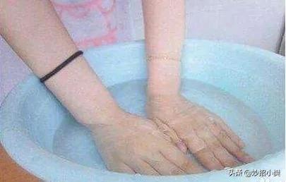 切辣椒后手很辣怎么办，切辣椒后手很辣怎么办呢（切辣椒后手部火辣辣怎么办）