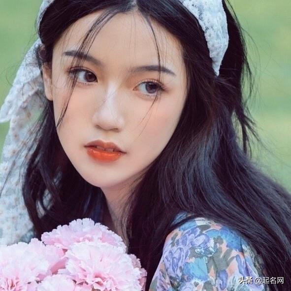 霸气又仙气网名女，霸气又仙气的网名女（尊贵霸气的女古风名字）