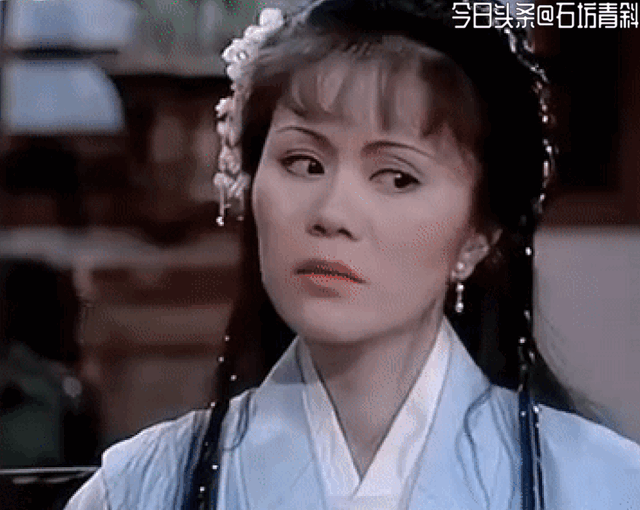 首届沙滩小姐从电影转战电视成金牌司仪，患抑郁症淡出娱乐圈