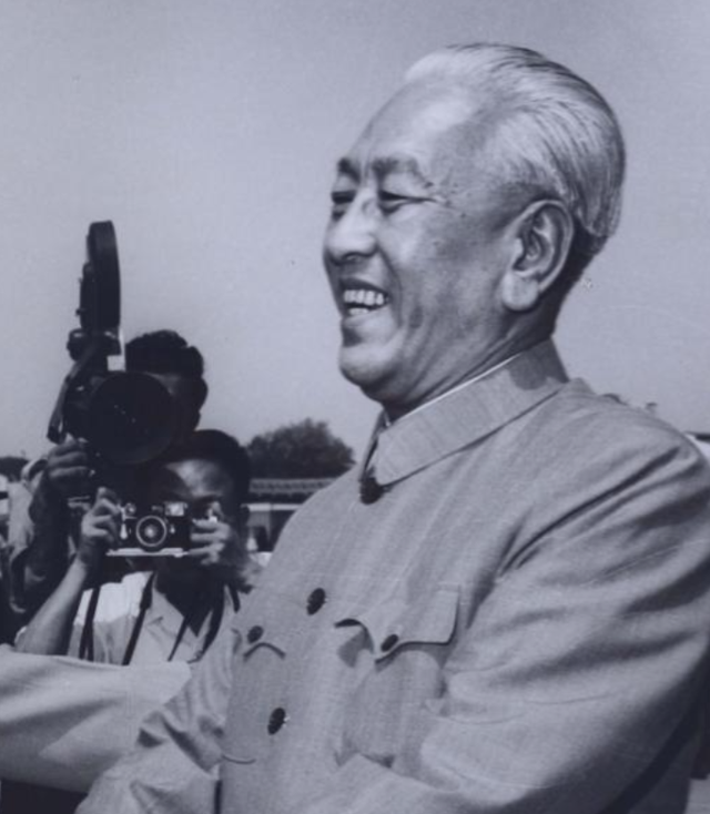 耿飚有几个儿子，耿飚有几个儿子啊（新中国唯一没有军衔的国防部长耿飚）