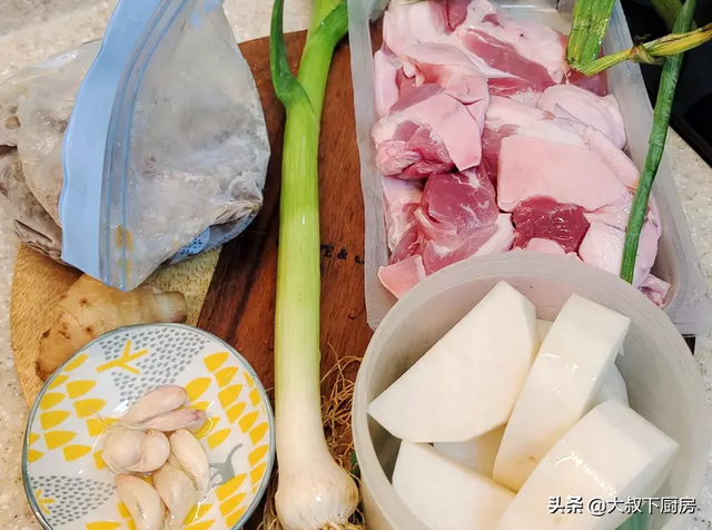 白萝卜烧肉的做法，白萝卜烧肉怎么烧好吃（家里小孩能多吃几碗饭）