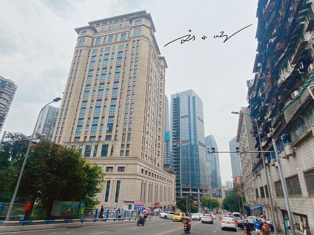 重庆市哪个区最繁华，成都好还是重庆好（游客：不愧是新一线城市）