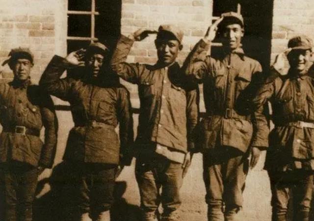 过草地是哪个地方，红军过草地从哪里出发终点叫什么地区（战士“三怕”）