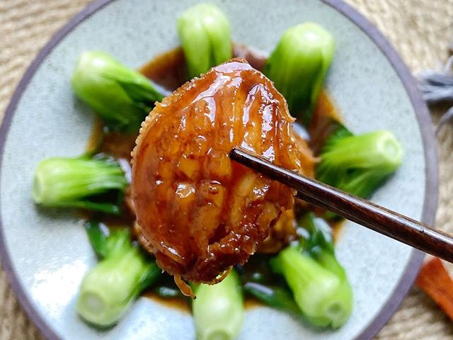 红烧鲍鱼的做法，红烧鲍鱼的做法及清洗（鲍鱼红烧也很好吃）