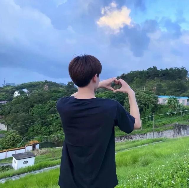 情侣头像不明显，情侣头像“不明显”微信（情侣头像丨低调单人不明显系列）