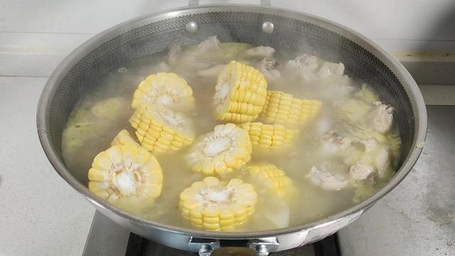 煲母鸡汤的方法，煲母鸡汤的方法与步骤（牢记“3放3不放”搭配）