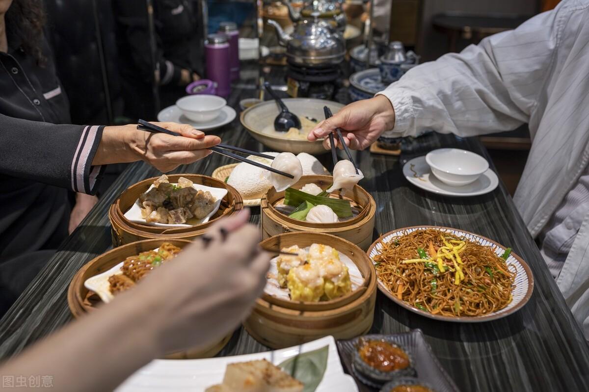 免费模式营销案例（广州老板开早茶店）