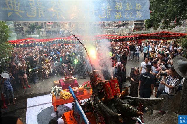 东方威尼斯是哪个城市，世界上最长的首都名字是哪个城市（贵州镇远端午节热闹非凡）