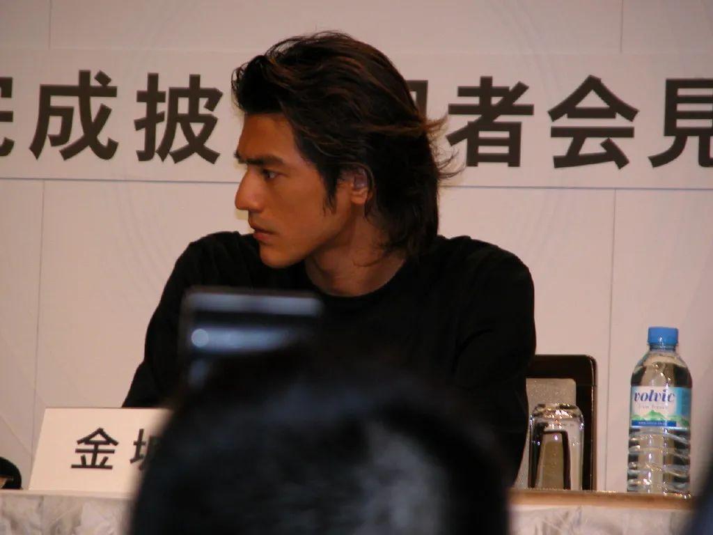 金城武个人简历资料（亚洲第一个登上vogue封面的男星）