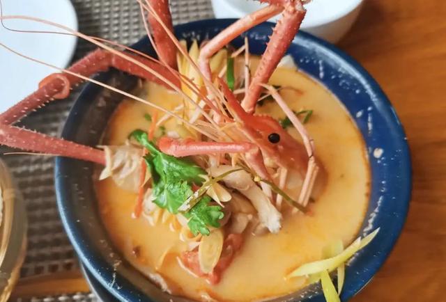 冬阴功汤的功效，冬阴功汤的功效与作用（那就在花都喝冬阴功解下瘾）