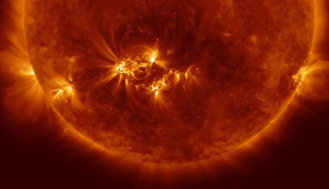 nasa观察太阳出现笑脸，NASA拍到神秘的“太阳微笑”