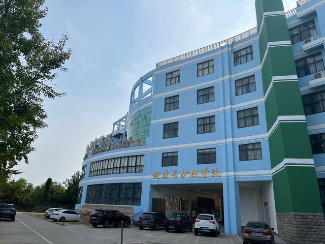 武昌理工学院宿舍，武昌理工学院好不好（宿舍楼、实验室、教室升级改造了）