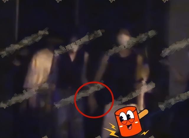 女生右手无名指带戒指什么意思，井柏然聚会开怀畅饮（女生右手无名指带戒指表示什么）