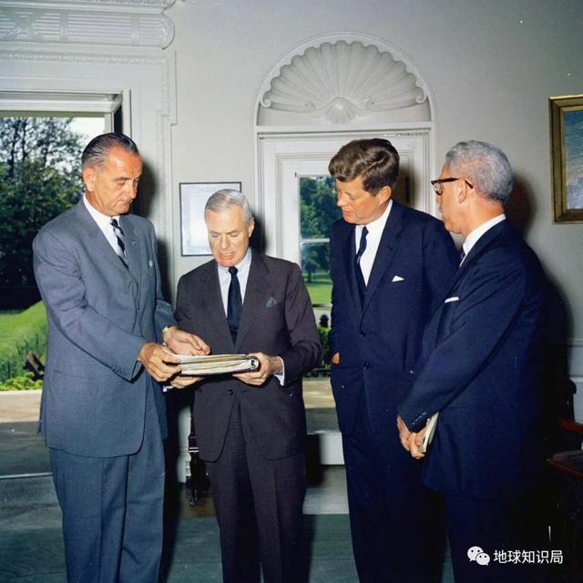 简笔画飞机的画法，二加三画小鸟（这么厉害的飞机，为啥没人敢坐）