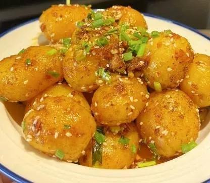 土豆什么时候传入中国，土豆什么时候进入中国（风靡全球的美食）