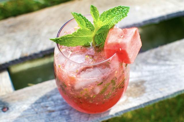 西瓜可以做成什么美食，西瓜能做成什么美食（盘点简单易做的各种西瓜食谱）