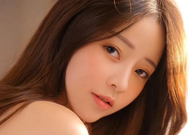 给女朋友的深夜情话，给女朋友的深夜情话长句（2022最新套路情话）