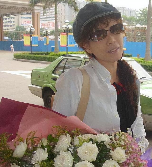 韩宝仪的歌曲大全100首，流行歌曲100首（穿吊带扎马尾似20岁）