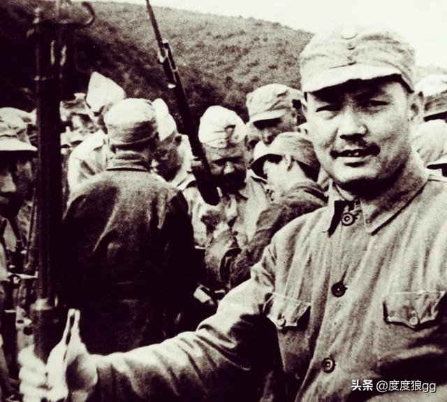 八路军参谋长是谁，八路军三个师长是谁（1949年为何是林彪下级）