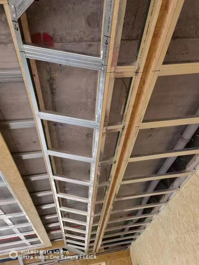 吊顶龙骨安装方法，吊顶龙骨安装方法介绍吊顶龙骨安装（别墅装修吊顶龙骨怎么做才合适）