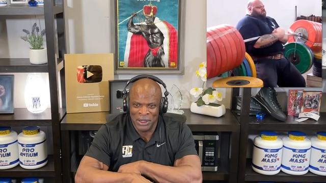 健美祖师爷罗尼各种纪录，罗尼被“希腊大灰熊”的举重视频震惊了