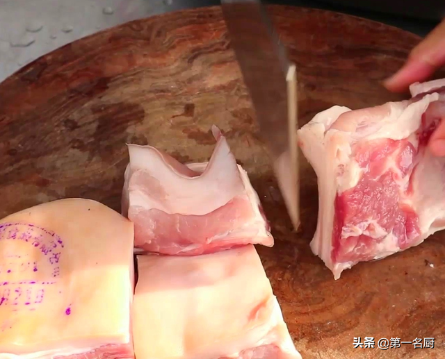 猪肉正确切法图解，猪肉怎样用刀来切（解冻猪肉又快又新鲜）