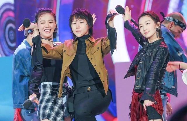 “取向成谜”周冬雨：曾当众内涵马思纯，后与王菲女儿关系引非议