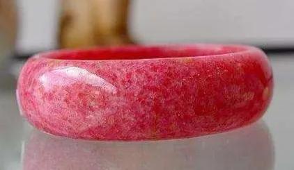 玉石的种类及特点，玉石的种类和特点（中国玉石大全<下>）