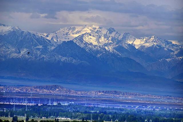 河西走廊位于什么以西，河西走廊是什么意思（一部波澜壮阔的史诗——河西走廊）