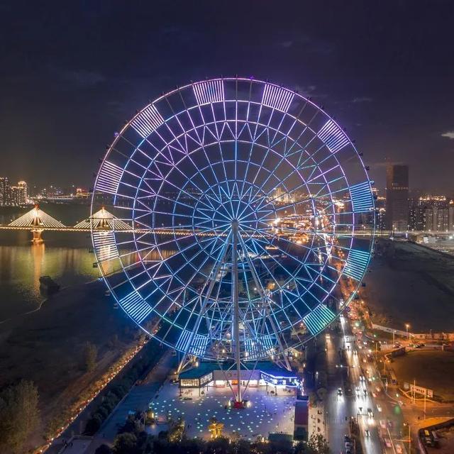 全国各地的摩天轮，有些摩天轮越转越浪漫