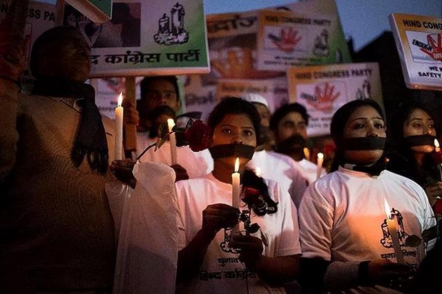 德里黑公交案，2012年印度黑公交案