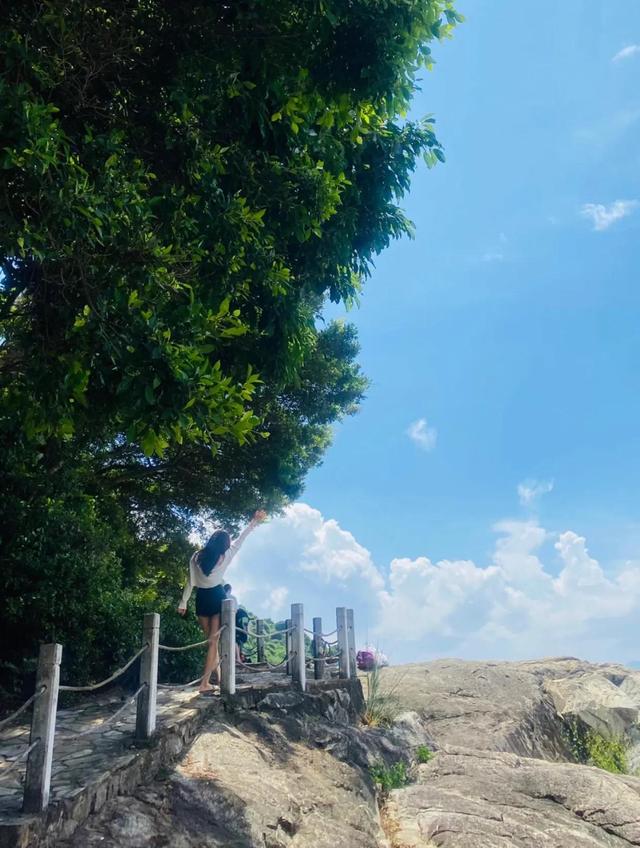 南澳有沙滩吗，南澳哪里沙滩最好（深圳拍照丨小众宝藏海滩.南澳柚柑湾沙滩）