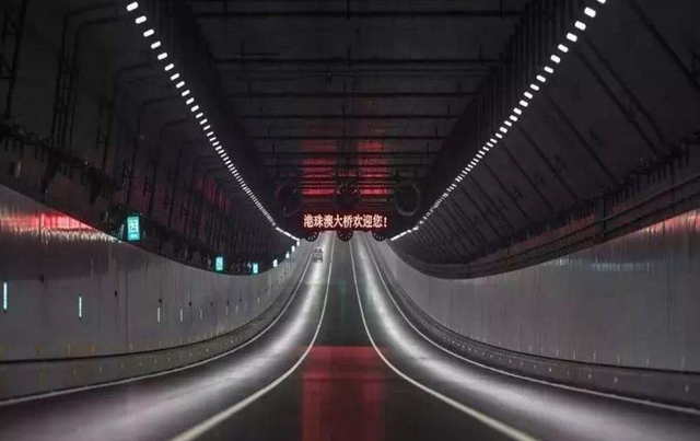 港珠澳大桥海底隧道，港珠澳大桥海底隧道有多长（中国港珠澳大桥海底隧道）
