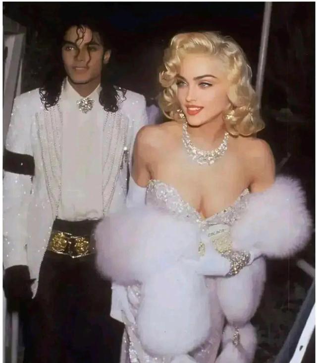 杰克逊 麦当娜，全球十大影响力歌手（麦当娜和杰克逊）