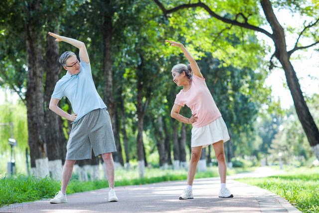 秋天到了吃什么食物好，秋天应该吃什么食物（建议：多吃“秋天6宝”）