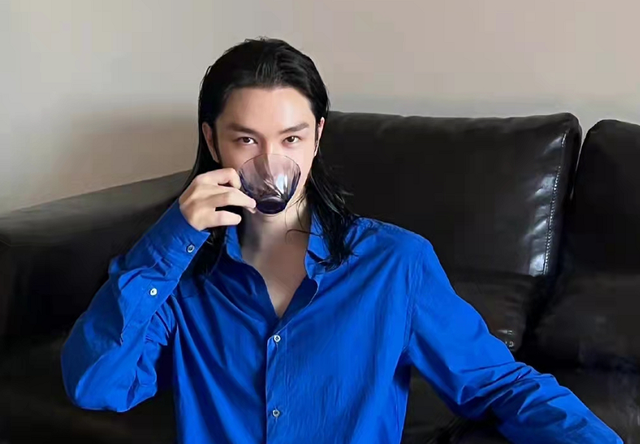 段小薇个人资料，时隔两年变作家仍在圈内捞金