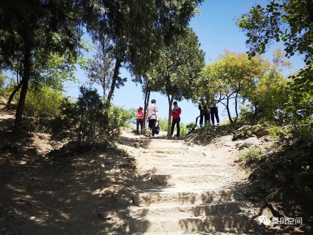 北京西山森林公园，北京西山森林公园登山路线推荐（西山国家森林公园）