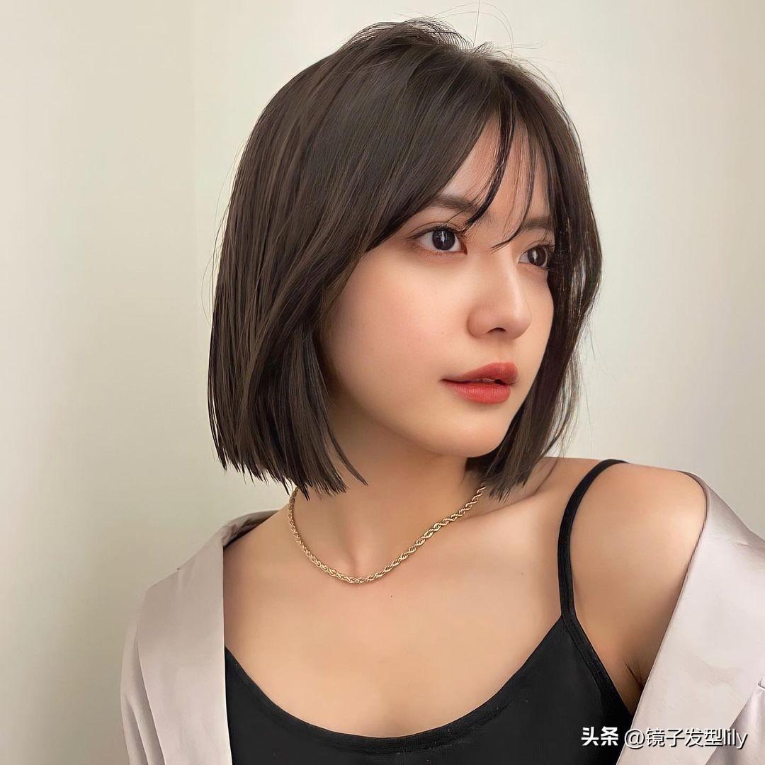 后脑勺扁平的适合什么发型,适合后脑勺扁平人群的发型探索(今秋发型