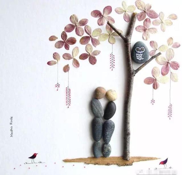 有趣的鹅卵石画，有趣的鹅卵石画图片（一组关于爱情的鹅卵石创意拼画）