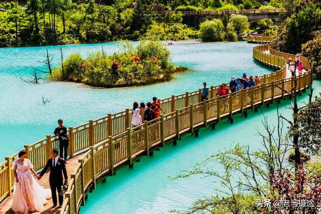 云南旅游景点蓝月谷，云南蓝月山谷（虽没苍山洱海名气大）