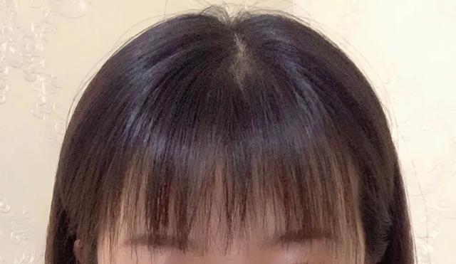 厚刘海怎么变空气刘海，厚刘海怎样变成空气刘海（减龄16岁？只有齐刘海做得到）