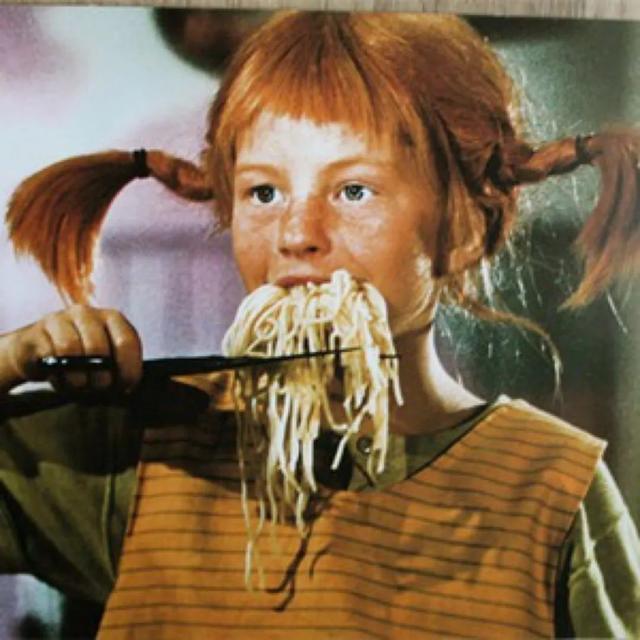 网红头像卡通可爱 美食妹妹，网红头像卡通可爱图片微信（吃东西头像）