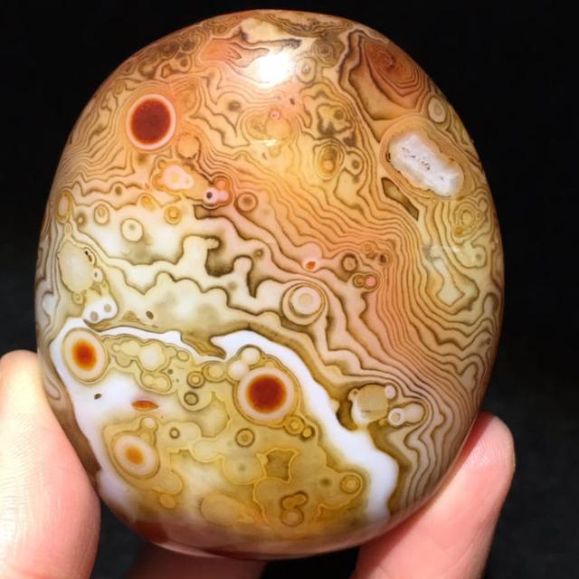 岩石分为哪三大类，岩石按生成原因分三大类（奇石中的地质现象——火成岩的结构和构造）