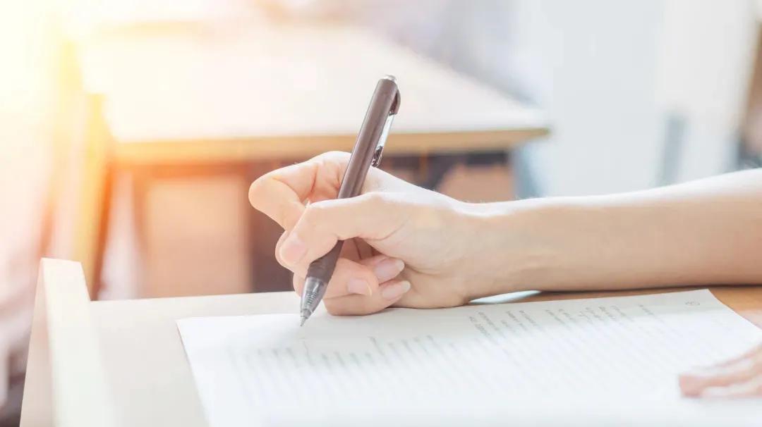 黑利伯瑞学校（黑利伯瑞国际学校致小学初中部家长的一封信）