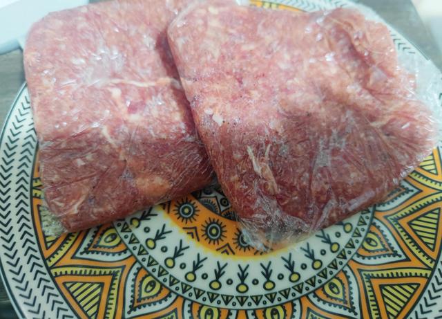 汉堡牛肉饼用哪个部位_牛肉汉堡用什么部位的牛肉，汉堡牛肉饼是牛的什么部位（家庭版牛肉汉堡）