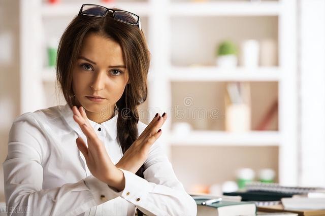 我下面给你吃是什么意思，我下面给你吃是什么意思什么梗（现实职场中还有一种行为让女性恶心10倍）