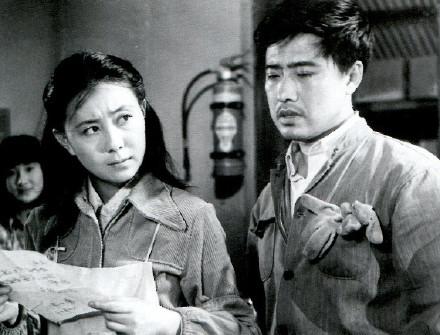 梦见山崩海啸什么意思，梦见山崩海啸,洪水滔天是怎么回事（与刘晓庆结婚离婚）