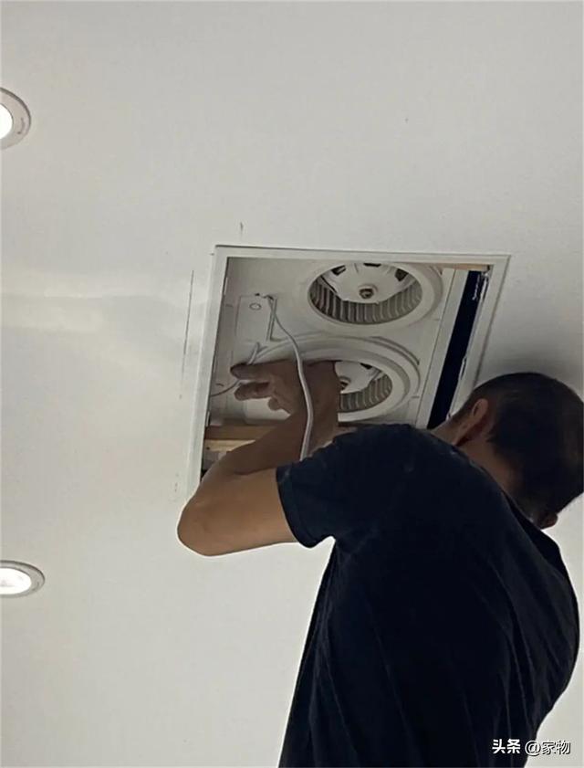 卫生间浴霸买哪种好，浴室内开始装风暖浴霸