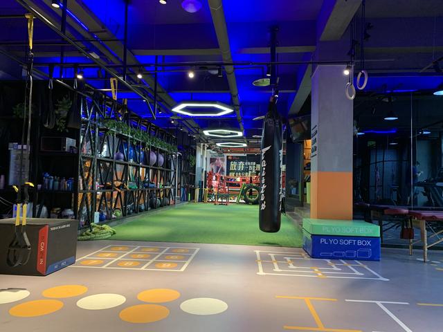 开个健身房需要投资多少钱，开个健身房需要投资多少钱知乎（7年亲身经历分享健身房创业过程）