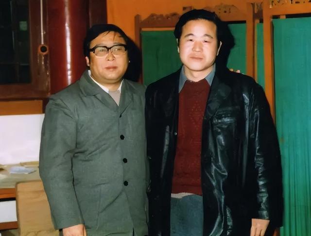 莫言个人资料，莫言资料（小学二年级毕业的妻子）